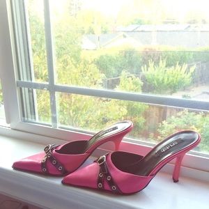 SALE Pink Mule Kitten Heels Black Silver Belt NWOT